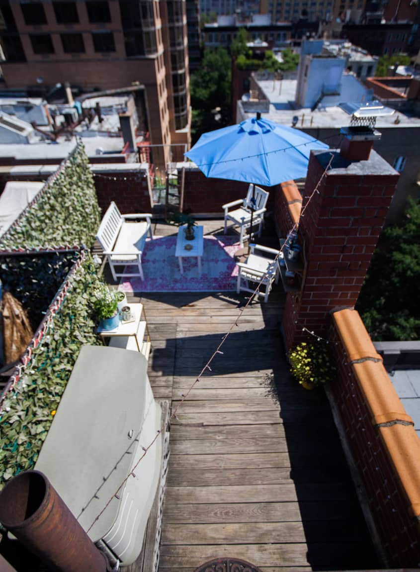 Bustle Beauty Editor Olivia Muenter's NYC Home Apartment Therapy